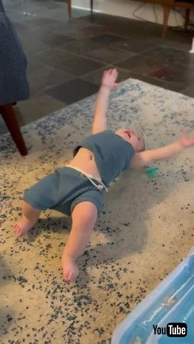 「Silly Baby Dances Upside-Down || ViralHog」