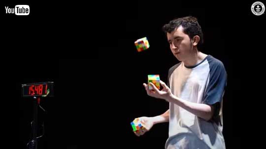 ギネスワールドレコーズ ルービックキューブ ジャグリング 解く そろえる