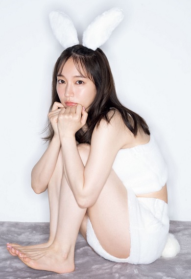 週刊プレイボーイのグラビアを飾る吉岡里帆さん