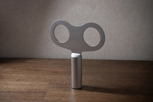 あらゆるものを”ぜんまい仕掛け”っぽく見せられるおもちゃ　商品化に向けてクラファン実施