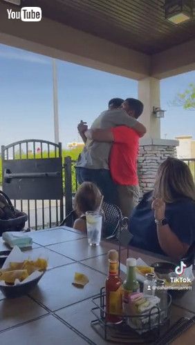 「Surprise Military Homecoming || ViralHog」