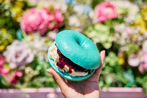 富士急「戦慄迷宮」のお化けが熱量と人数2倍に　「恋愛を楽しむ人を妬みまくっている」とタップルコラボで