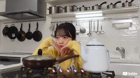 餃子を作る本田真凜