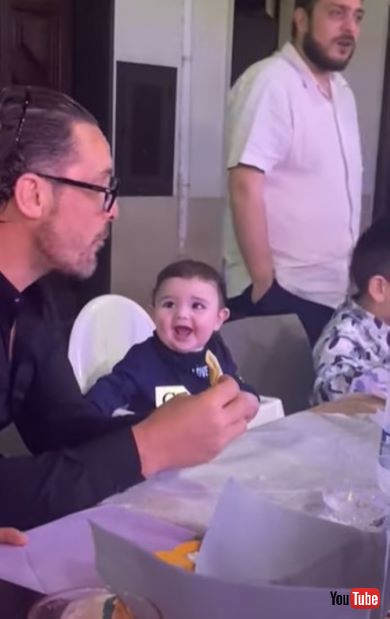 食いしん坊の赤ちゃん