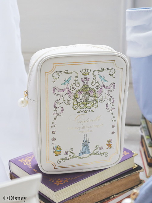 スクエアポーチ