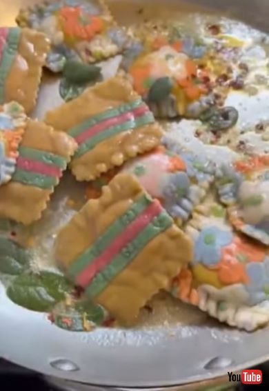 お花畑のパスタが芸術的