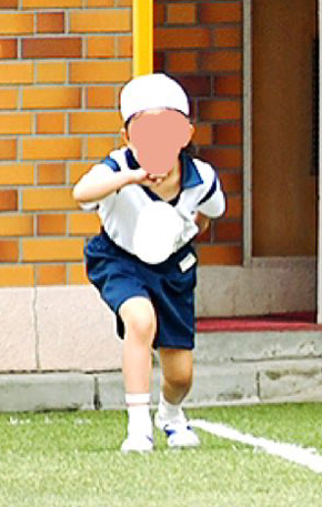 スタートラインに立つ子ども（2人目）