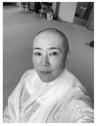 「あちらにいる鬼」で剃髪した寺島しのぶ