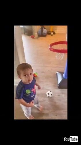 「Toddler Shoots Mind-Blowing Basketball Trickshots - 1283858」