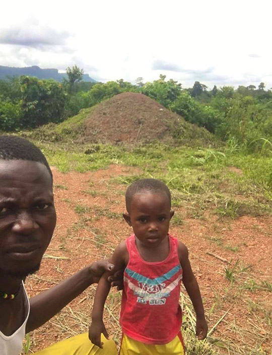 ガーナから送られてきた自撮り