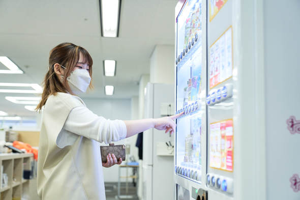 【PR】 ダイドードリンコ ／ 自動販売機 設置してみた オリジナル ラッピング カスタマイズ オフィス 福利厚生