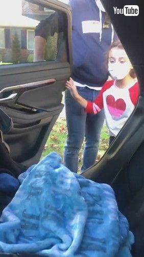 「Sister Sees Baby Brother For the First Time || ViralHog」