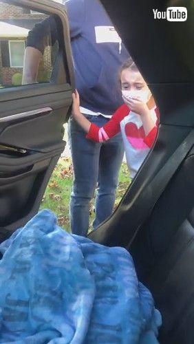 「Sister Sees Baby Brother For the First Time || ViralHog」