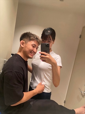 才賀紀左衛門とパートナーの絵莉さん