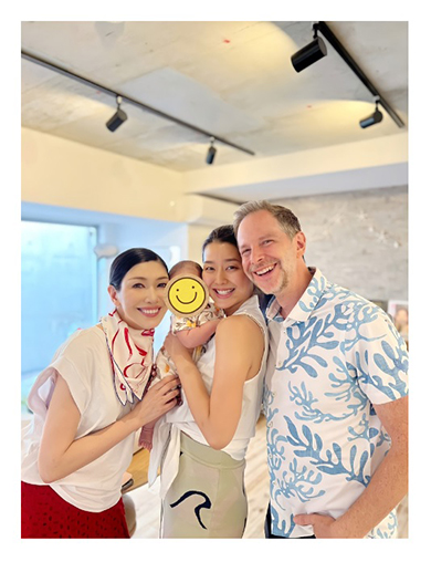 アンミカ夫妻とすみれ母子