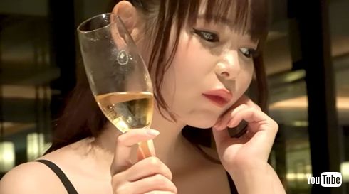写真集『ミラクルミライ』の撮影をする中川翔子