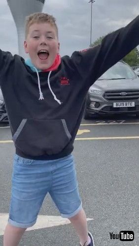 「Kiddo is Grateful and Shocked by Surprise Trip || ViralHog」