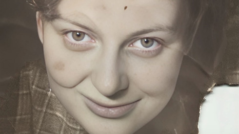 古くて傷のある写真がワンクリックできれいな状態に　PhotoshopがAI搭載ニューラルフィルター「写真を復元」を発表