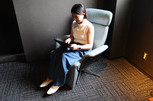 JR大宮駅構内に設置するネスカフェ睡眠カフェのブース