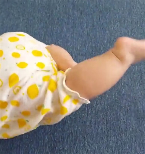 動画 育児 赤ちゃん