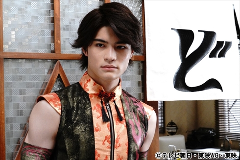 暴太郎戦隊ドンブラザーズに登場する桃谷ジロウ