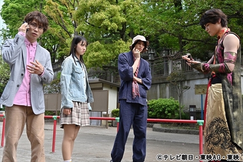 暴太郎戦隊ドンブラザーズに登場する桃谷ジロウ