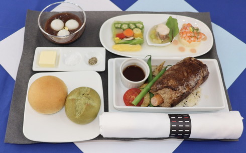 JAL ワンピース コラボチャーター