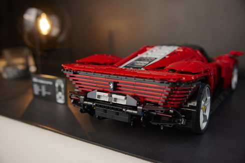 レゴ テクニック フェラーリ デイトナ SP3