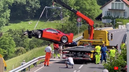 フェラーリ F40 事故 スイス パレード 75周年