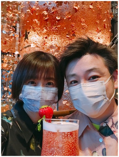 小林麻耶と夫のあきら。