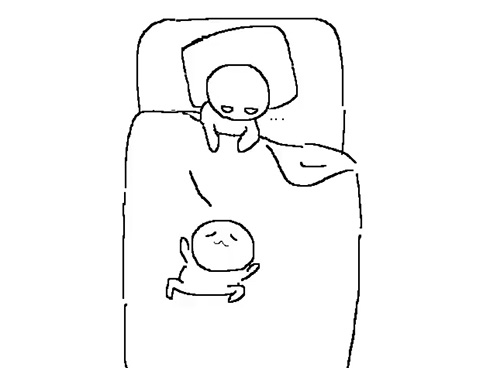 睡眠中に子どもが消えたと思ったら……？　子どもの寝相あるあるイラストの共感がすごい
