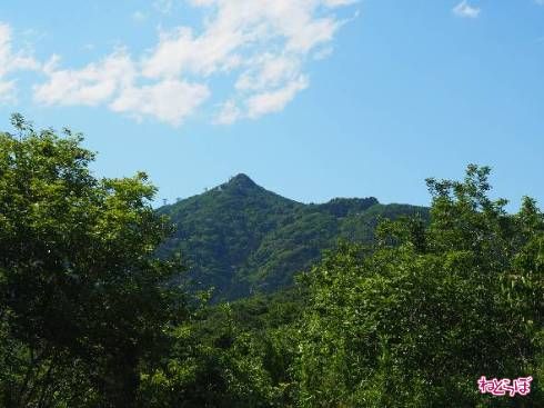 男体山と女体山