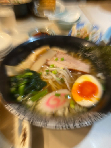 襲いかかるラーメン