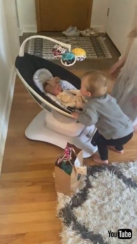 「Brother Meets Baby Sister for the First Time || ViralHog」