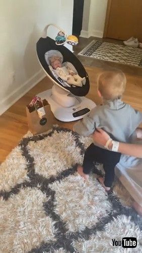 「Brother Meets Baby Sister for the First Time || ViralHog」