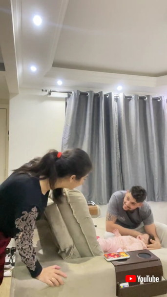 耳が聞こえないパパと赤ちゃん