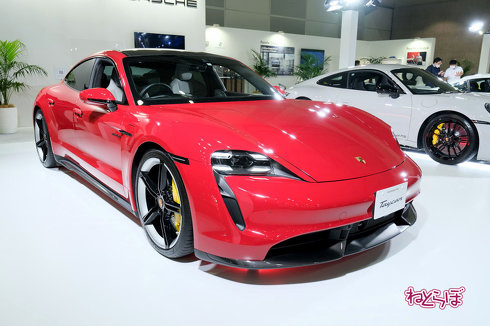 ポルシェタイカンターボS