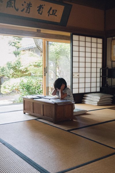 「全身で表現する、宿題がめんどくさい」