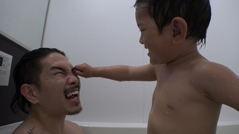 井岡一翔の家族ショット