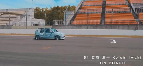 サーキットを爆走！