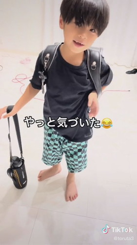 パジャマで学校