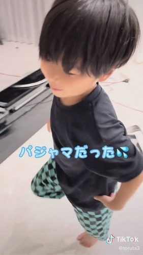 パジャマで学校