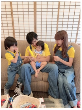 USJを楽しむ川崎希＆アレクファミリー