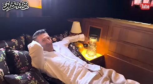 ベッドルームでくつろぎタイム