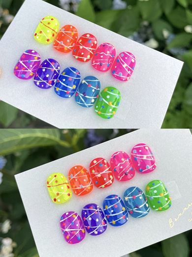 涼しげな水風船ヨーヨーのネイルチップがかわいい