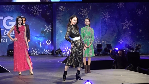 TGCに出演した藤岡弘、と藤岡真威人、天翔愛、天翔天音、藤岡舞衣