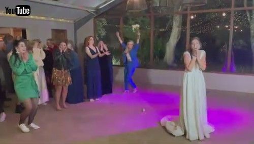「Failed Wedding Bouquet Toss || ViralHog」
