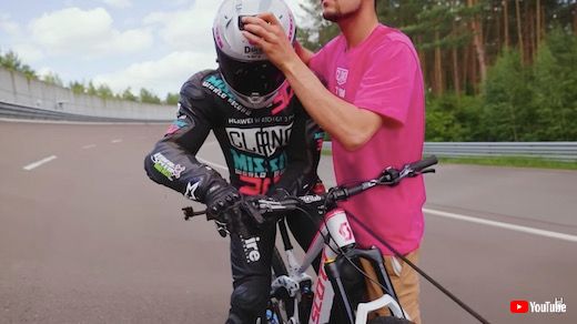 自転車 世界最速 ギネス・ワールド・レコーズ けん引 時速272キロ