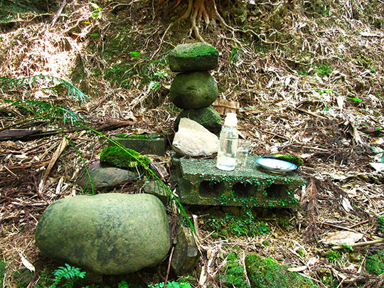 首を切られた時に面白いくらい血が噴き出した少年を祭る神社「面白殿」