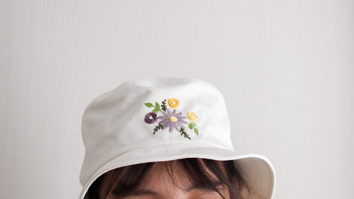 GUの帽子に刺しゅう